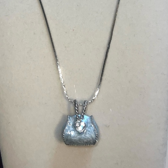 Purse-shaped Elegant Silver Pendant Necklace‎ - Picture 1 of 2